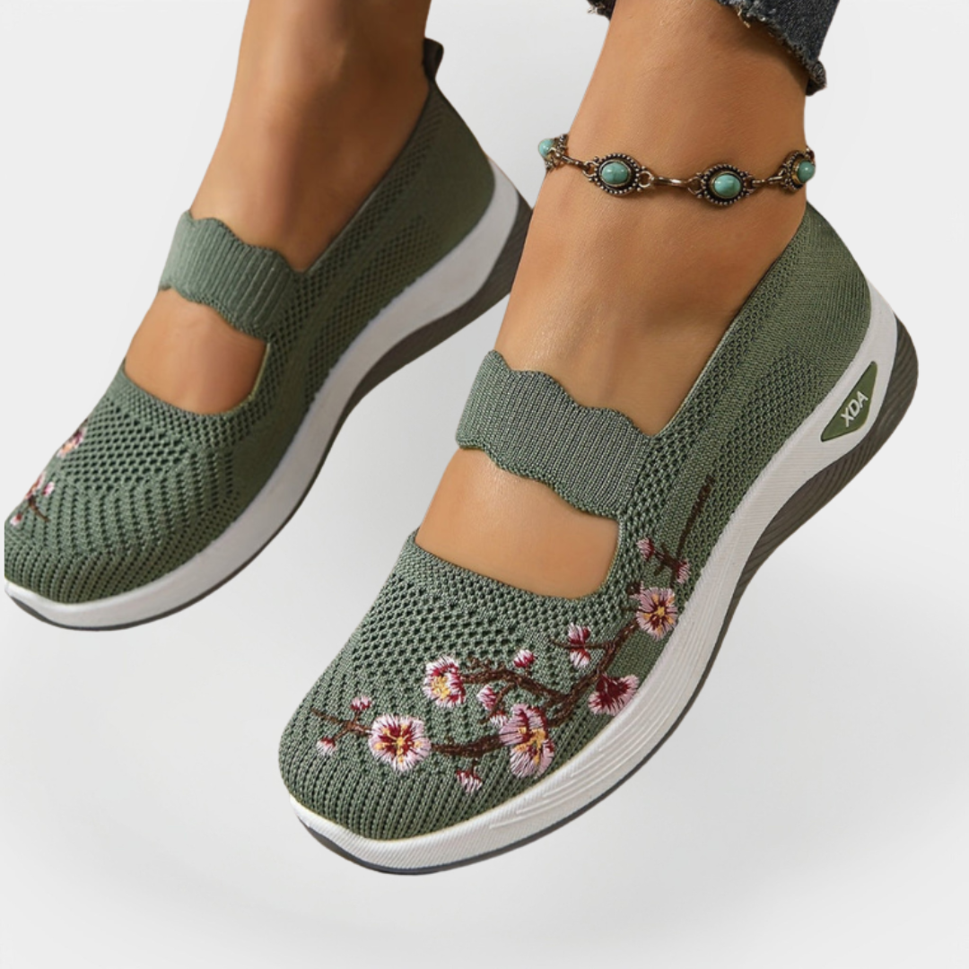 Pantofi ortopedici cu flori brodate
