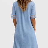 Catalina - Rochie din denim care avantajează silueta