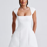 Alina – Rochie Mini Elegantă de Damă cu Decolteu Pătrat